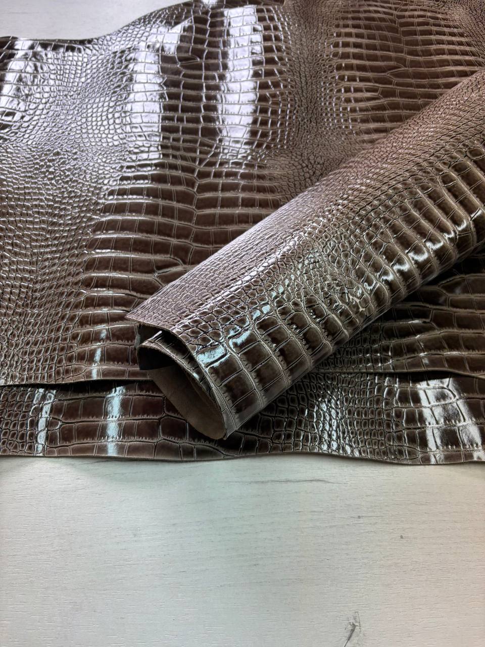 Натуральная галантерейная кожа с тиснением плитой "Кроко" артикул «Африка» 2