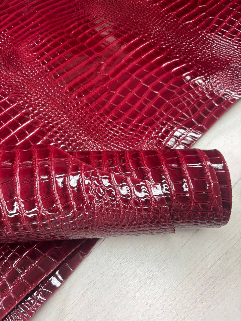 Натуральная галантерейная кожа с тиснением плитой "Кроко" артикул «Африка» 2