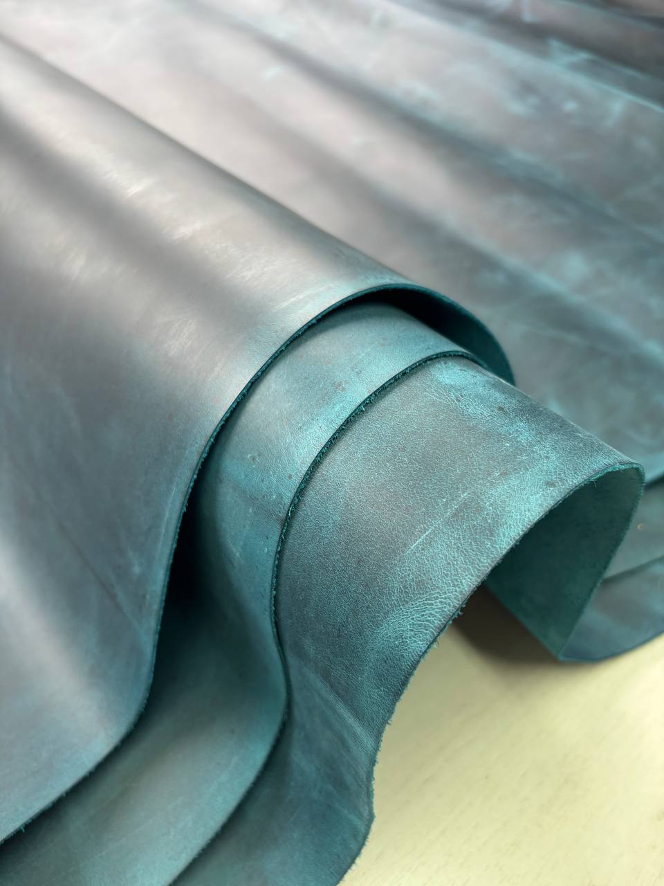 Кожа натуральная Крейзи Хорс цвета морская волна 2