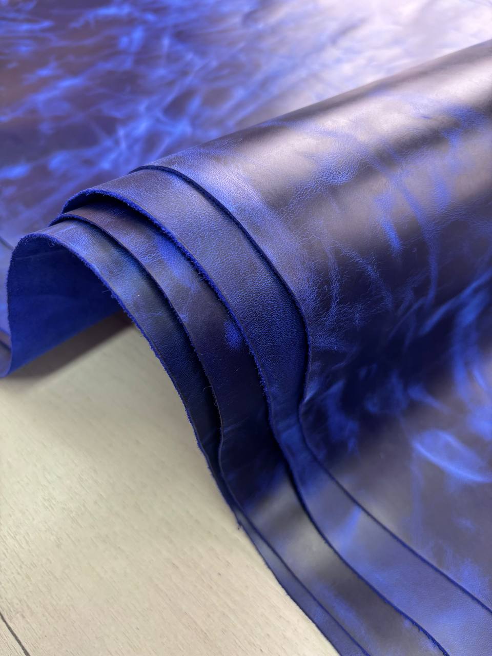 Кожа натуральная Крейзи Хорс цвета ультрамарин 1