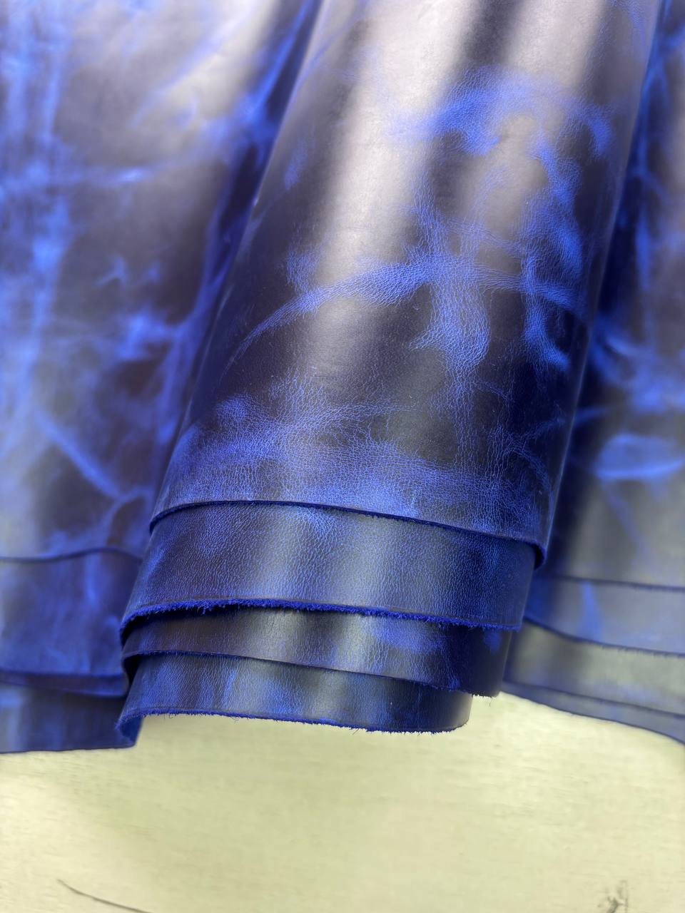 Кожа натуральная Крейзи Хорс цвета ультрамарин 2
