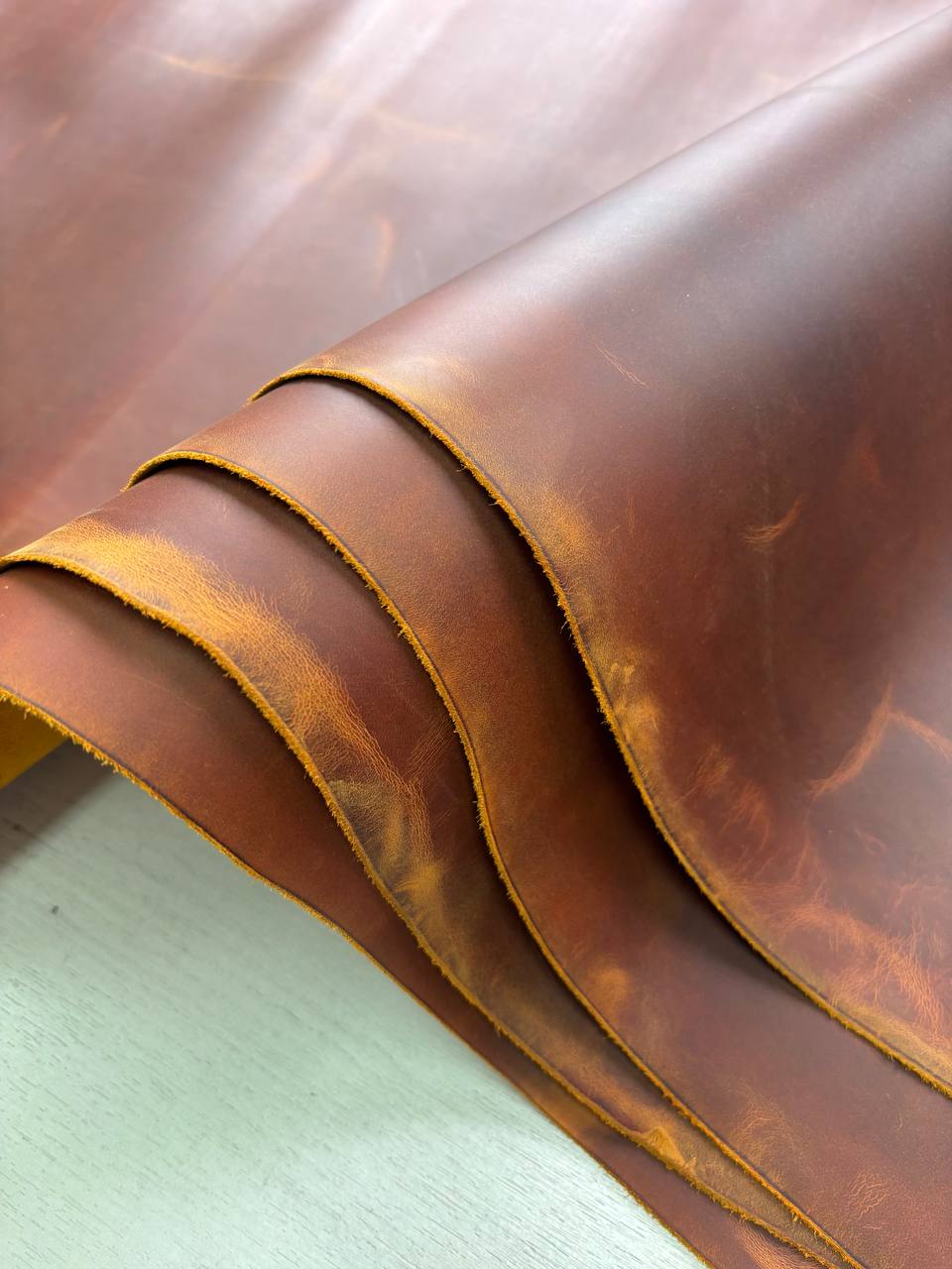 Кожа натуральная Крейзи Хорс в цвете виски 2