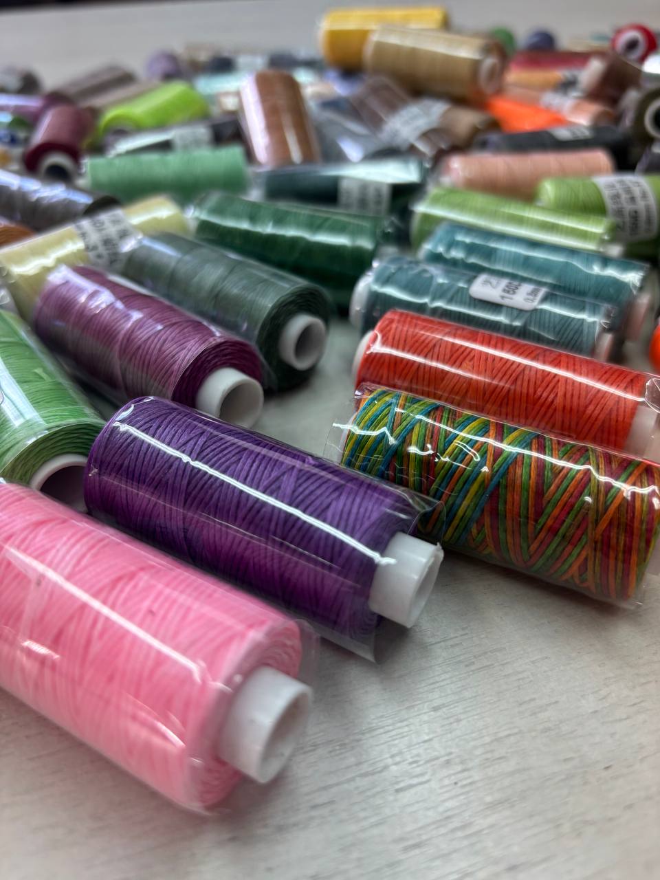 Нить вощеная плоская 1