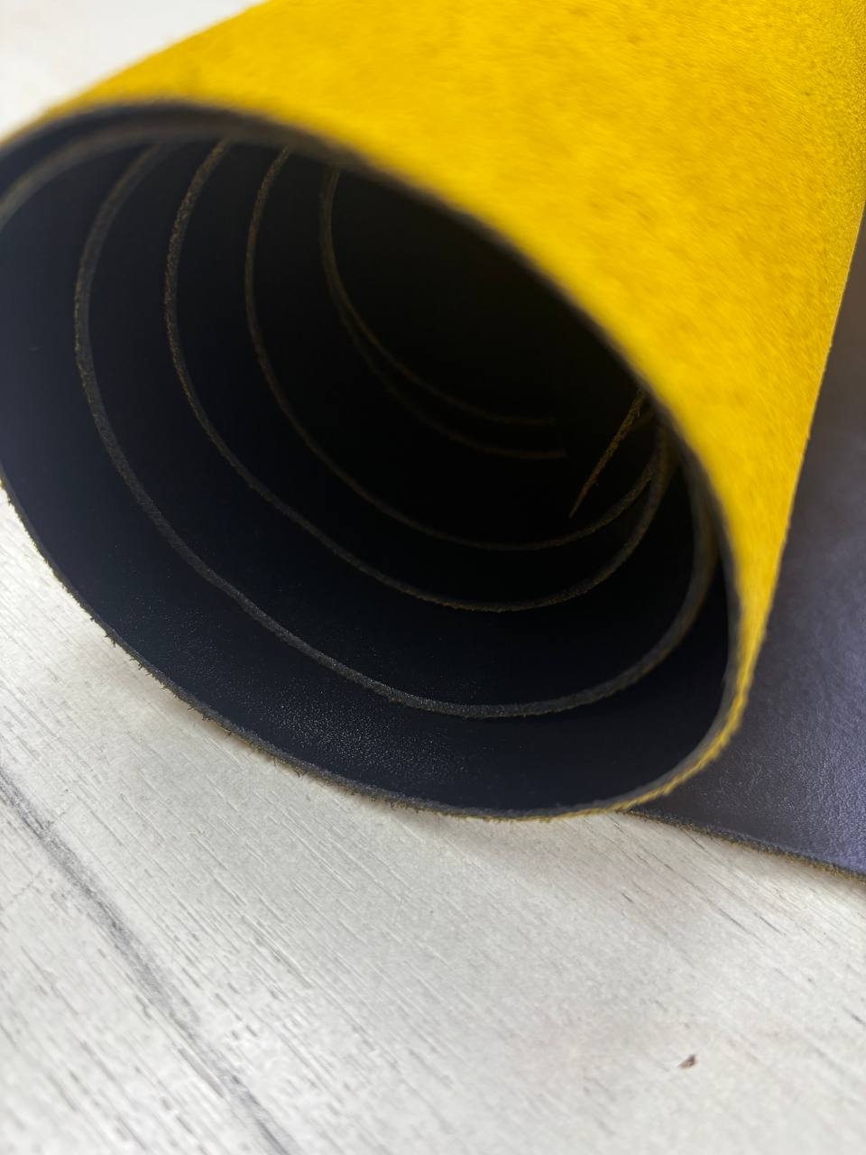 Юфть шорно-седельная артикул "Дабл" 3