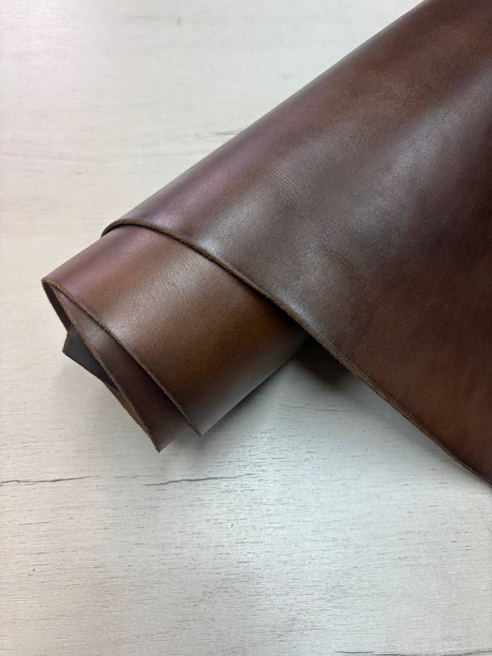 Юфть шорно-седельная в цвете орех 2